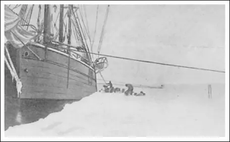 Фрам перед отплытием в 1912 г Густой туман лежавший над Китовой бухтой - фото 112