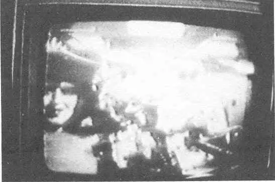 Др Свен Сальтер 24 сентября 1988 года на фоне лабораторного оборудования в - фото 58