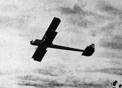 Одна из немногих сохранившихся фотографий Гранда в полете сделанная в 1913 - фото 2