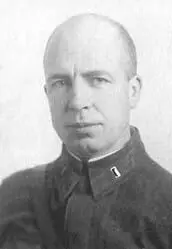 Белорус Родился в Минске в семье мелкого служащего С 1921 г слесарь - фото 9
