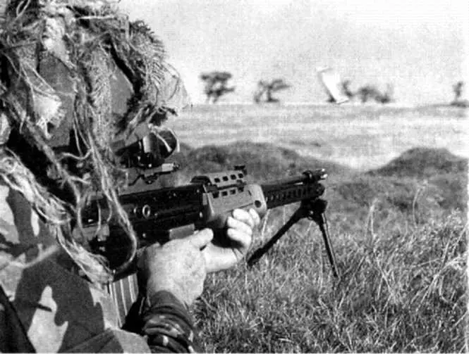 Легкий пулемет поддержки L86A1 применяемый в британской армии с середины 80х - фото 20