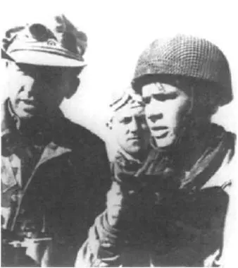 Депьенн Тунис ноябрь 1943 г Капеллан Гевин Кадден справа был одним из тех - фото 16