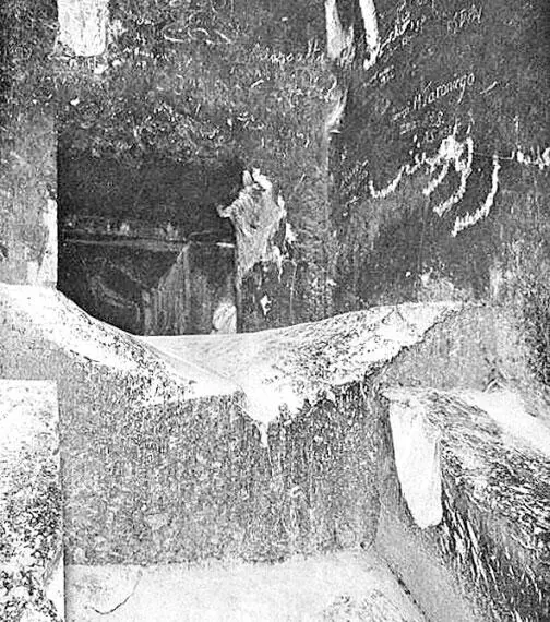 Так выглядел вход в Предкамеру в дотуристическую эпоху Снимок 1910 г Вот он - фото 60