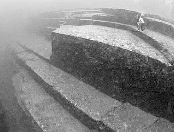 Развалины у берегов японского острова Йонагуни фотографии сделаны дайверами - фото 121