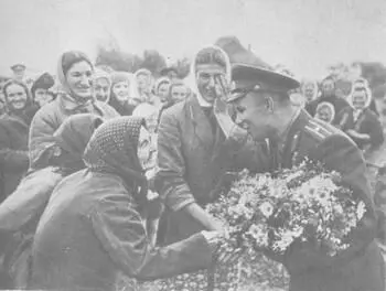 Ну а бога не встречал там наверхуто Лето 1961 г В родной школе - фото 22