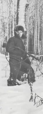 На охоте в родных местах Ю А Гагарин Мытищи Февраль 1965 г Ю А - фото 37