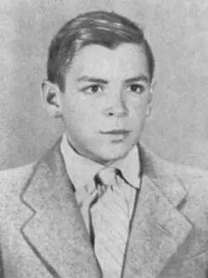 Юный Че 1943 год Че планерист 1946 год На Амазонке с Миалем - фото 6