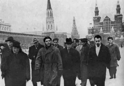 На Красной площади 1960 год В Москве среди советских людей 1960 год В - фото 57