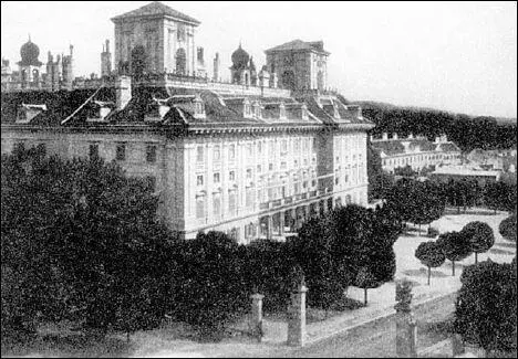 Дворец Эстерхаза сегодня Когда Гайдн получил у Эстерхази титул - фото 176