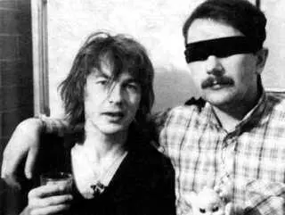 Александр Башлачев и Кока Осень 1985 года Снимок публикуется впервые - фото 322
