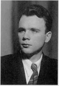Всеволод и Муза Овчинниковы поженились 7 июня 1952 г Приехав из Лондона на - фото 12