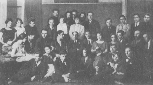 На юбилее М А Кузмина 1927г Ленинград Среди присутствующих М А Кучмин в - фото 15