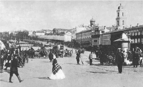 Трубная площадь С 1853 года он оживает под именем Эрмитажа Здесь проходит - фото 33
