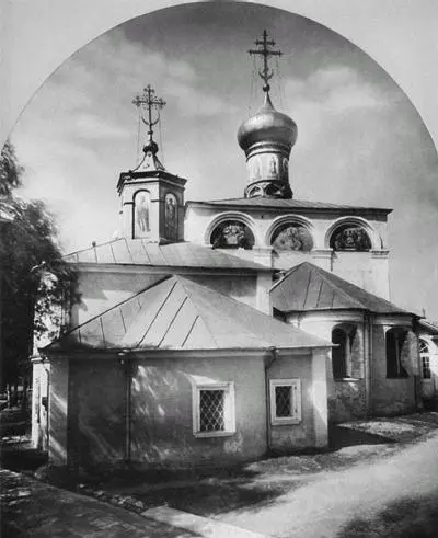 Никитский собор справа и Димитриевская церковь слева в Московском Никитском - фото 110