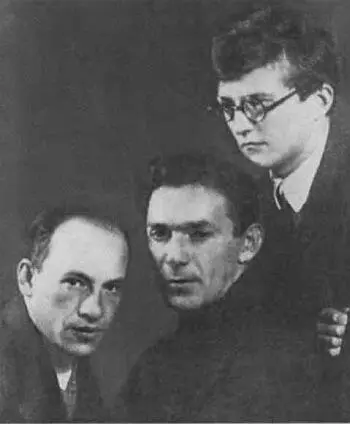 Утесов с Исааком Дунаевским и Дмитрием Шостаковичем В роли Гитлера в - фото 30