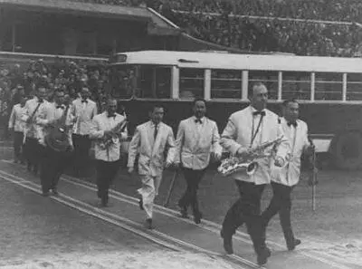 Утесов со своим оркестром Химки 1957 г С песней по жизни Дамский - фото 36