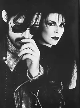 Sisters Of Mercy Первые ростки готики наметились на рубеже 19701980х годов в - фото 131