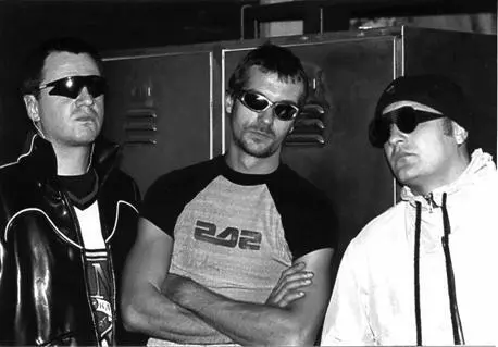 Front 242 Другими путями двигались брюссельцы Front 242 и Ministry канадцы - фото 140