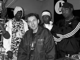 Public Enemy С течением времени рэп вышел за рамки расовой музыки и - фото 158