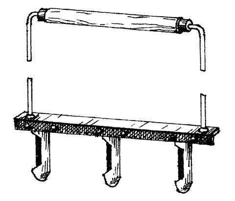 Рис 22 Вид специального приспособления для аэрации почвы Выполняя - фото 23