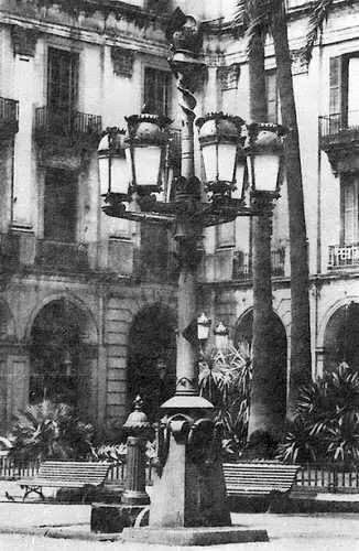 Фонари на Плаца Регал в Барселоне Антонио Гауди 1878 год В 187080е годы - фото 33