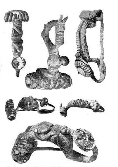 XXXI Художественно обработанные фибулы из кельтских могил IIIII вв до нэ - фото 86