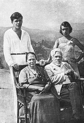 С А Чаплыгин с женой дочерью и сыном Это был последний визит Николая - фото 36