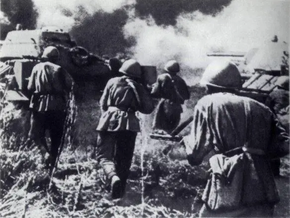 На Курской дуге Июль 1943 года Моряки возвращаются в родной Севастополь - фото 14
