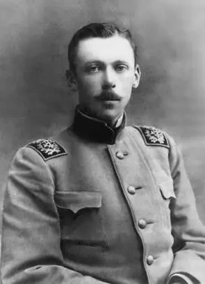 Н Сверчков Фотография 19141915 гг Все для того чтобы отрубить у акулы - фото 52