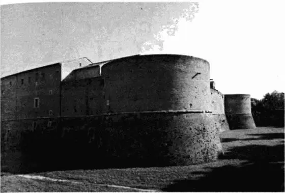 Рис 52 Крепость урбинских герцогов в Пезаро Фотография 2007 года К - фото 52