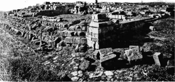 Рис 59 Развалины большого этрусского храма в Италии Аrа della Regina - фото 59