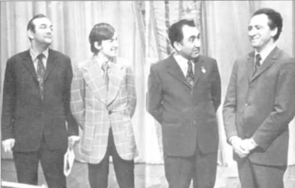 Чемпионат СССР 1973 Виктор Корчной Анатолий Карпом и Тигран Петросян - фото 15