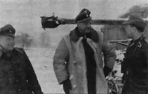 Отто Пэтш и Хайнц Хармель февраля 1945 года Офицер справа точно не - фото 77