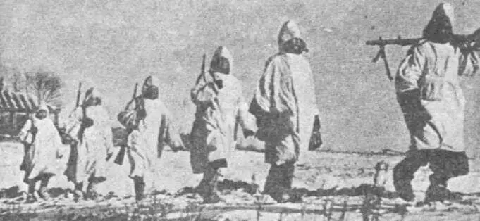 Зимнее обмундирование стало лучше Здесь уже можно увидеть маскировочную одежду - фото 39