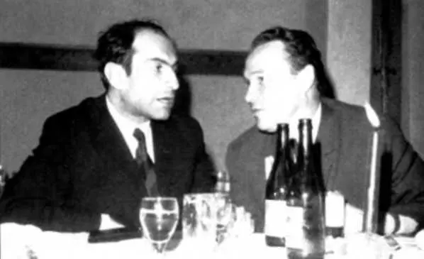 Из тех кого я лично знал Миша Таль был чистый гений конечно да и Лёня - фото 29