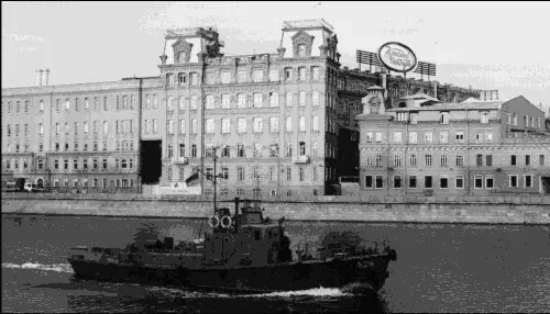 Недалеко от Кремля находится кондитерская фабрика Красный Октябрь основанная - фото 39