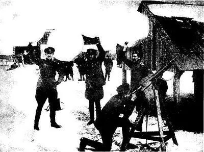 Отработка зенитной стрельбы из пулемета М18951914 Кольт с барабаном и - фото 136