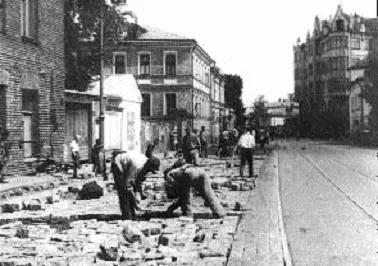 Мостовщики за работой Что же касается проекта 1901 года об устройстве моста от - фото 31