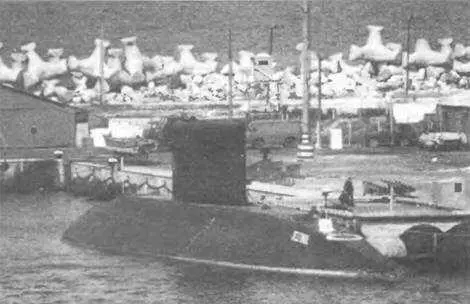 Сведения в таблице приведены по данным Janes Fighting Ships 19992000 - фото 343