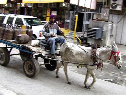 Когда подъезжаешь к населённым пунктам иракского Курдистана ночью то задолго - фото 3