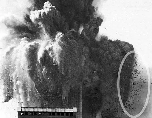 Рис 25 Обрушение северной башни На рис 25 изображены последние секунды - фото 27