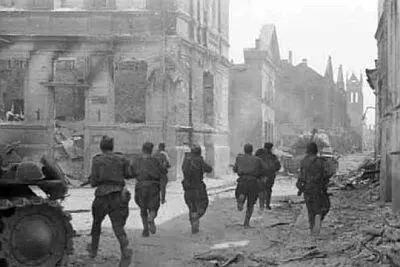 Третьего августа 1941 года было принято постановление Государственного Комитета - фото 1
