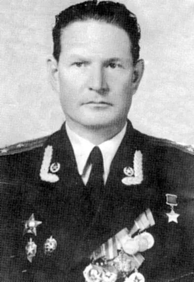 Н А Михайлашев Герой Советского Союза заместитель командира отряда - фото 48