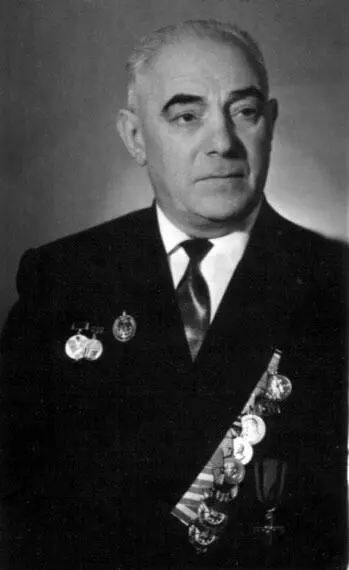 В Г Фролов в мирное время В рамках IV Управления на оккупированной - фото 58