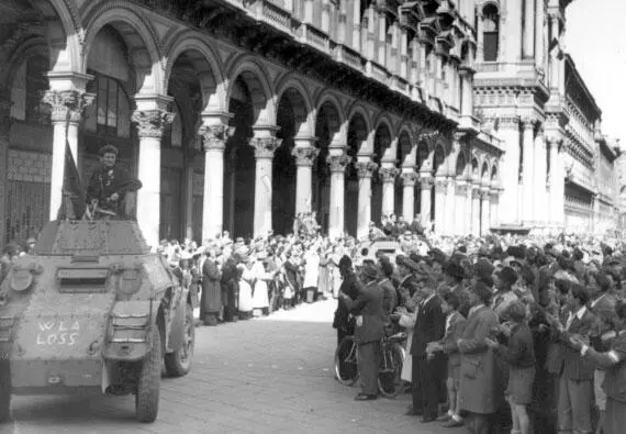 Партизаныгарибальдийцы вошедшие в итальянские города раньше - фото 73