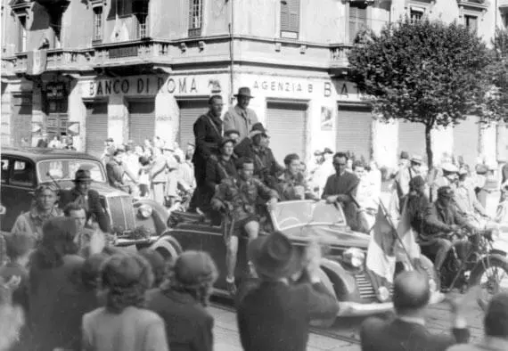 Партизаныгарибальдийцы вошедшие в итальянские города раньше - фото 74