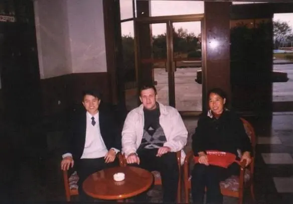 Прощание Слева Сен справа Мама На заднем плане за дверью виден - фото 33