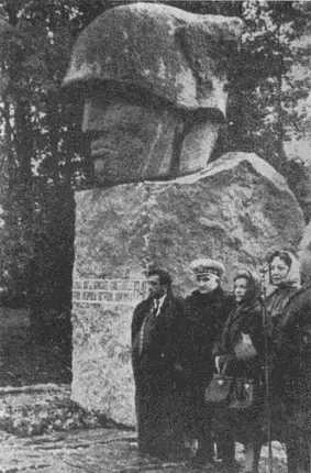 Монумент защитникам Моонзунда - фото 8