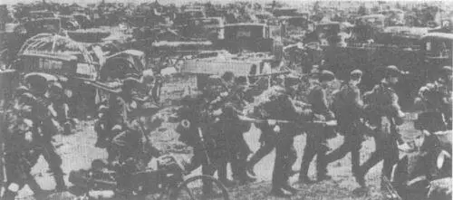 Именно такую картину застали германские пилоты 22 июня 1941 года прямо у самых - фото 18