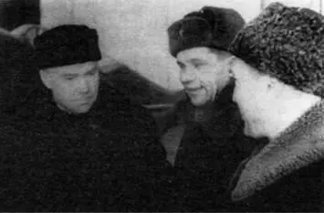 Николай Николаевич Поликарпов на московском аэродроме зимой 194344 г Уже в - фото 245